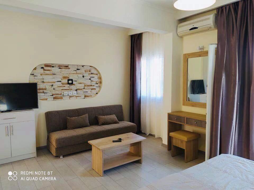 איוס סטפנוס Moros Apartments מראה חיצוני תמונה